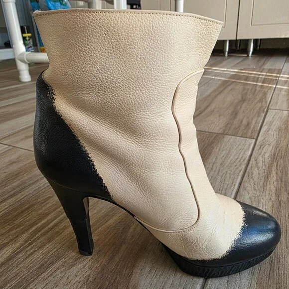 Chanel Blizzard Black&White Knee High Boots Retail $1500 37C - Picture 4 of 16